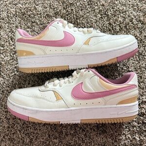 Nike Cream and Pink Casual Shoes Size 10.5